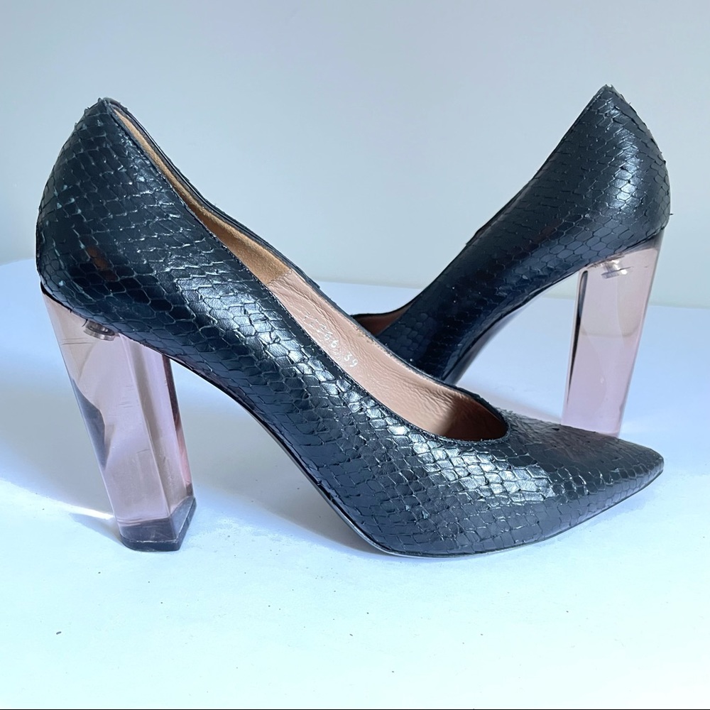 Dries Van Pumps Snake Pumps w Lucite Heel